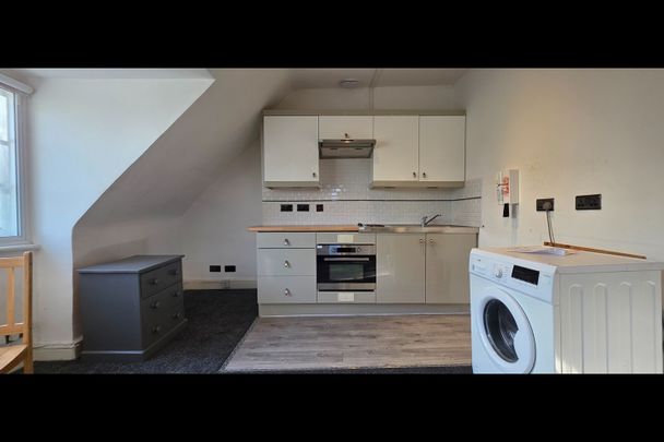 Studio Flat, Finchley Road, NW3 - Photo 1