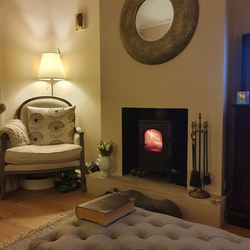 2 Bed Terraced House, Dupont Road, SW20 - Photo 1