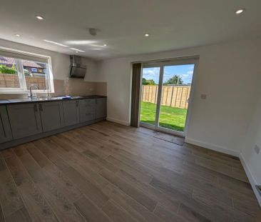 3 bedroom detached bungalow to rent - Photo 4