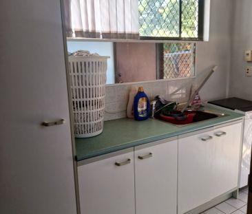 Wynnum West - Photo 2