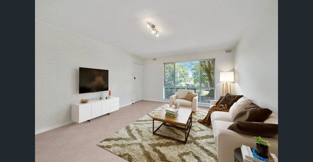 Beautifully Renovated Ground Floor Unit in Elevated Wembley Downs Location - Photo 1