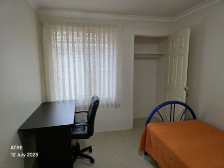 “Housemate in a Shared Home suitable for a Single Female” - Photo 5