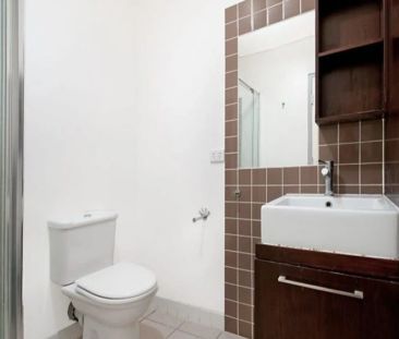 3 Bedroom Fully Furnished Apartment in the Perfect CBD Location! AV... - Photo 4