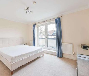 Carew Road, Northwood, HA6 - Photo 4