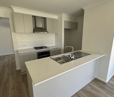 Quality, Comfort & Location! - Photo 6