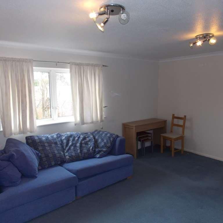 Studio to rent - Photo 1