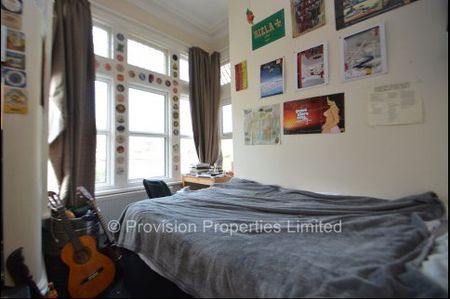 2 Bedroom Property Near Leeds University - Photo 2