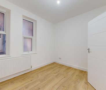 3 bedroom apartment to rent - Photo 2