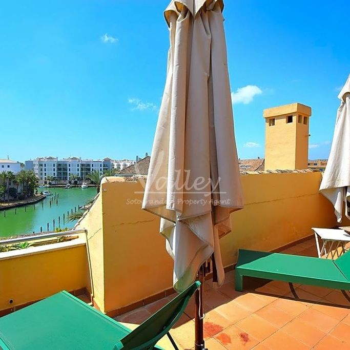 3 bedroom luxury penthouse for rent in Sotogrande, Andalusia - Photo 1