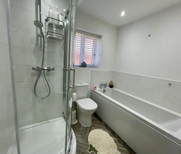 3 bedroom detached house to rent - Photo 4