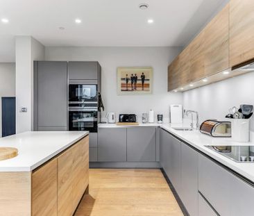 3 bedroom flat to rent - Photo 4