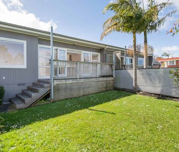 Renovated two bedroom unit in Hillcrest - Photo 3