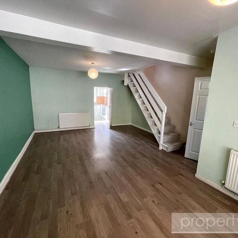 3 bedroom terraced house to rent - Photo 1