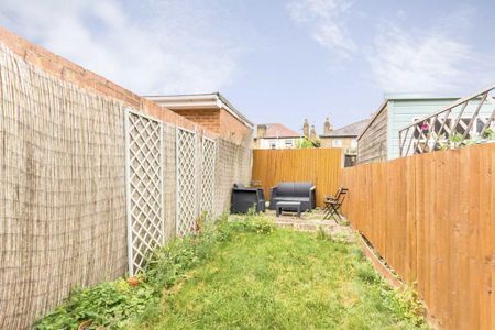 2 bedroom flat to rent - Photo 4