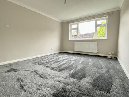 2 bedroom maisonette to rent - Photo 4