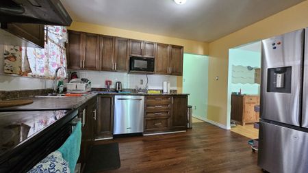 For Lease - 44 Loradeen Crescent Unit# Main, Toronto, Ontario - Photo 3