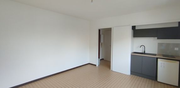 Location Appartement 1 pièce 22m² - Photo 2