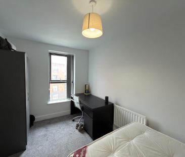 1 bedroom in a house share to rent - Photo 3