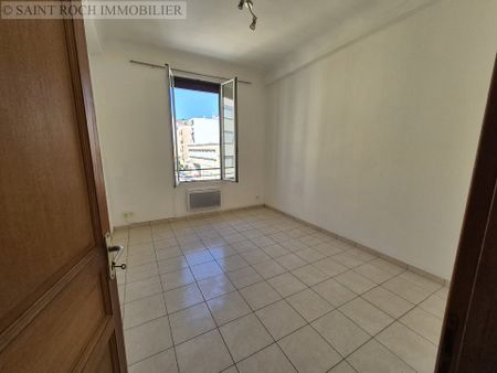Location Appartement 3 pièces 61m² NICE 06300 - Photo 2