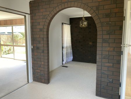 Family Living in Gleniti - Photo 4