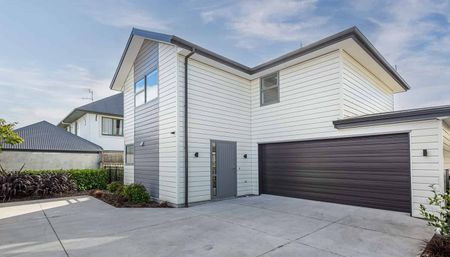 Big and roomy modern townhouse near city centre - Photo 5