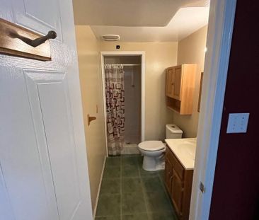 For Lease - 5865 Dalebrook Crescent Unit# 2B, Mississauga, Ontario - Photo 3