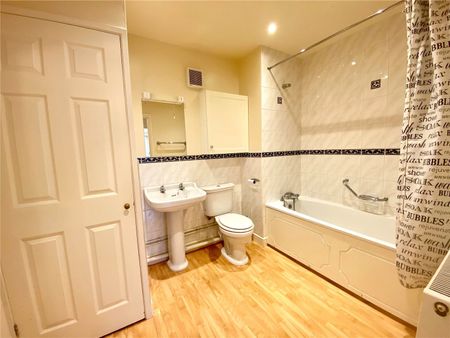 Keeping Row, Fore Street, Chard, Somerset, TA20 - Photo 5