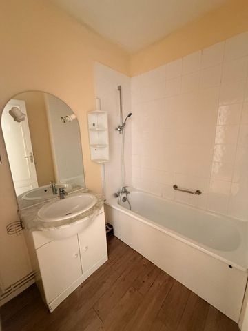 Location Appartement 3 pièces 99m² BORDEAUX 33000 - Photo 4