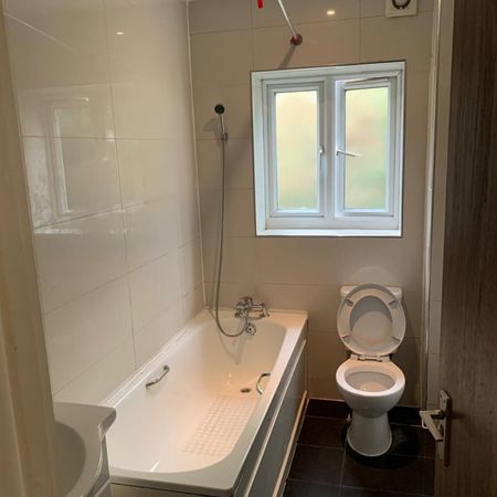 Room in a Shared House, Stephendale Road, SW6 - Photo 4