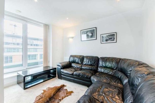 Adriatic Apartments, Royal Docks, E16 - Photo 1