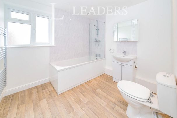 2 bedroom flat to rent - Photo 1