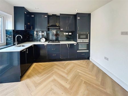 Brightside Avenue, Staines-upon-Thames, Surrey, TW18 1NQ - Photo 5