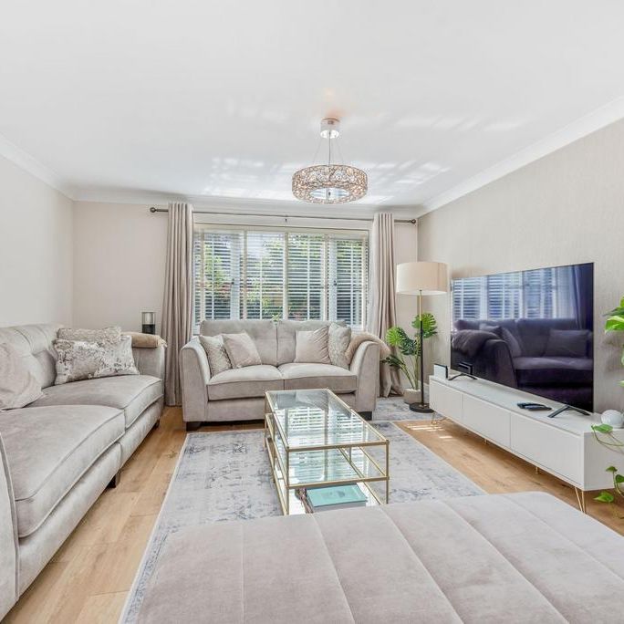 4 bedroom detached house to rent - Photo 1