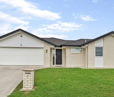 Executive living in Pokeno! - Photo 3