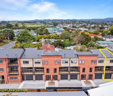 500F Te Atatu Road, Te Atatu Peninsula - Photo 1