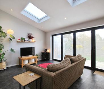 3 bedroom semi-detached house to rent - Photo 3