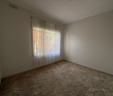 53 Whitelaw Street, Reservoir VIC 3073 - House For Rent | Domain - Photo 3