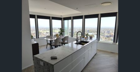 Spacious Luxury 2-Bed, 2-Bath Apartment Q1 Building, Surfers Paradise - Photo 2