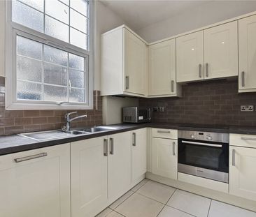 3 bedroom maisonette to rent - Photo 1
