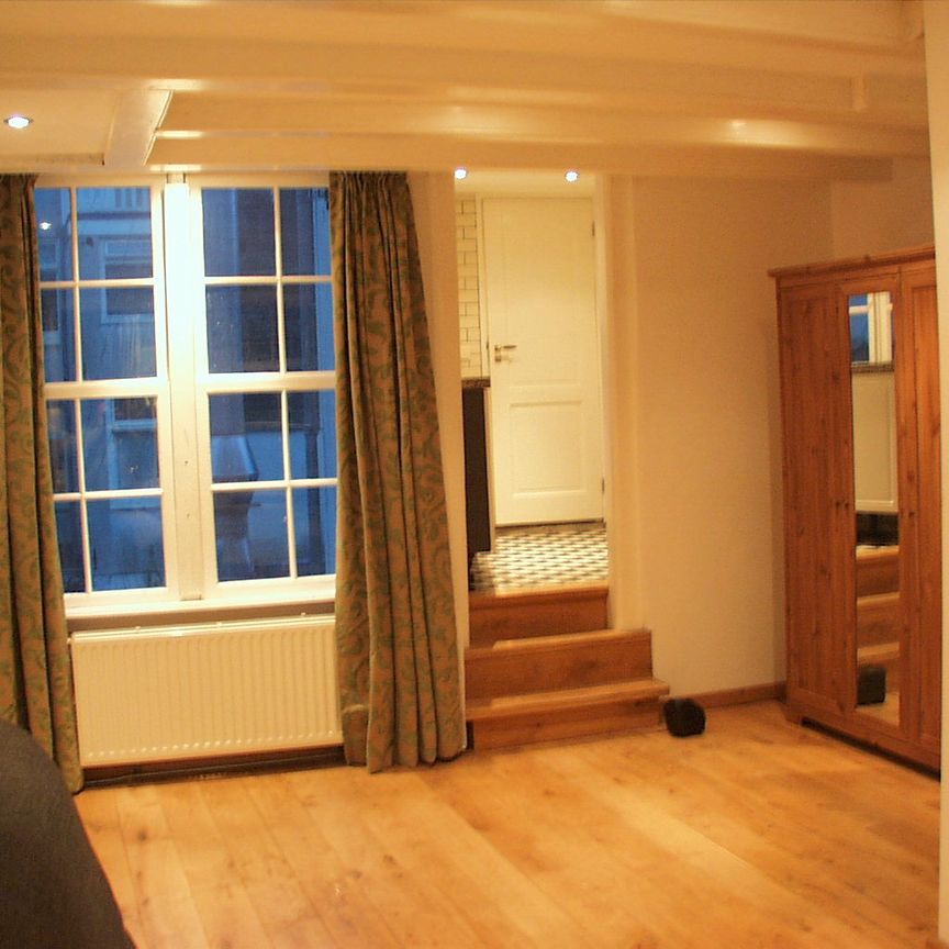 For rent, New renovated studio in an old monument in the city centre of Amsterdam. Location korte leidse dwarsstraat . - Foto 1