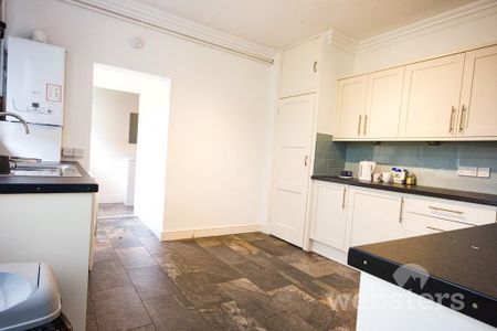 3 bedroom end of terrace house to rent - Photo 4