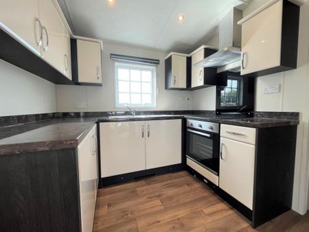 2 bedroom park home to rent - Photo 4