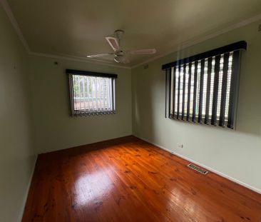 *Comfortable 3-Bedroom Home in a Convenient Location* - Photo 5