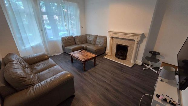 6 bedroom house to rent - Photo 1