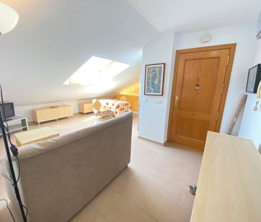 Apartamento de alquiler en Calle Carril, La Trinidad - Photo 2