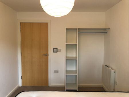 1 Bed Flat, Spinner House, M5 - Photo 3