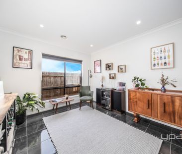 IMMACULATE PROPERTY WITH MODERN COMFORTS IN WOODLEA - Photo 1