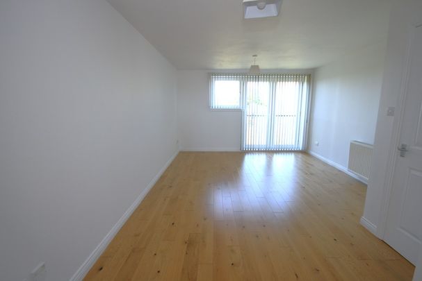 Redshank Avenue, 2 Bed Modern Unfurnished Apartment, Ferry Village – Available 06/05/2026 - Photo 1