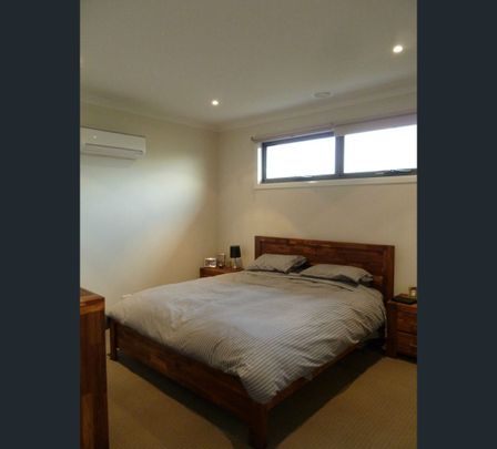2/2 Arvern Avenue St, Avondale Heights, Vic 3034 - Photo 1