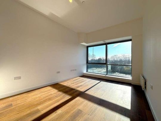 Lakeside West, Lakeside Close, Staines-upon-thames, Surrey, TW18 - Photo 1